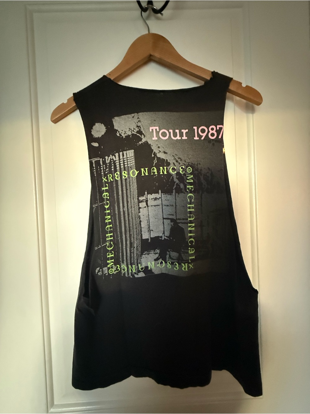 Vintage Tesla Thrashed Tour Tank - Picture 2 of 3